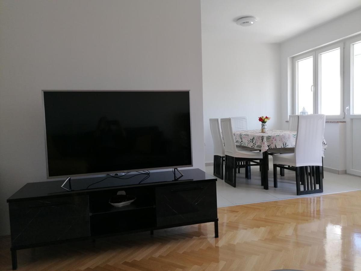 Sunny Spot Apartment พูลา ภายนอก รูปภาพ