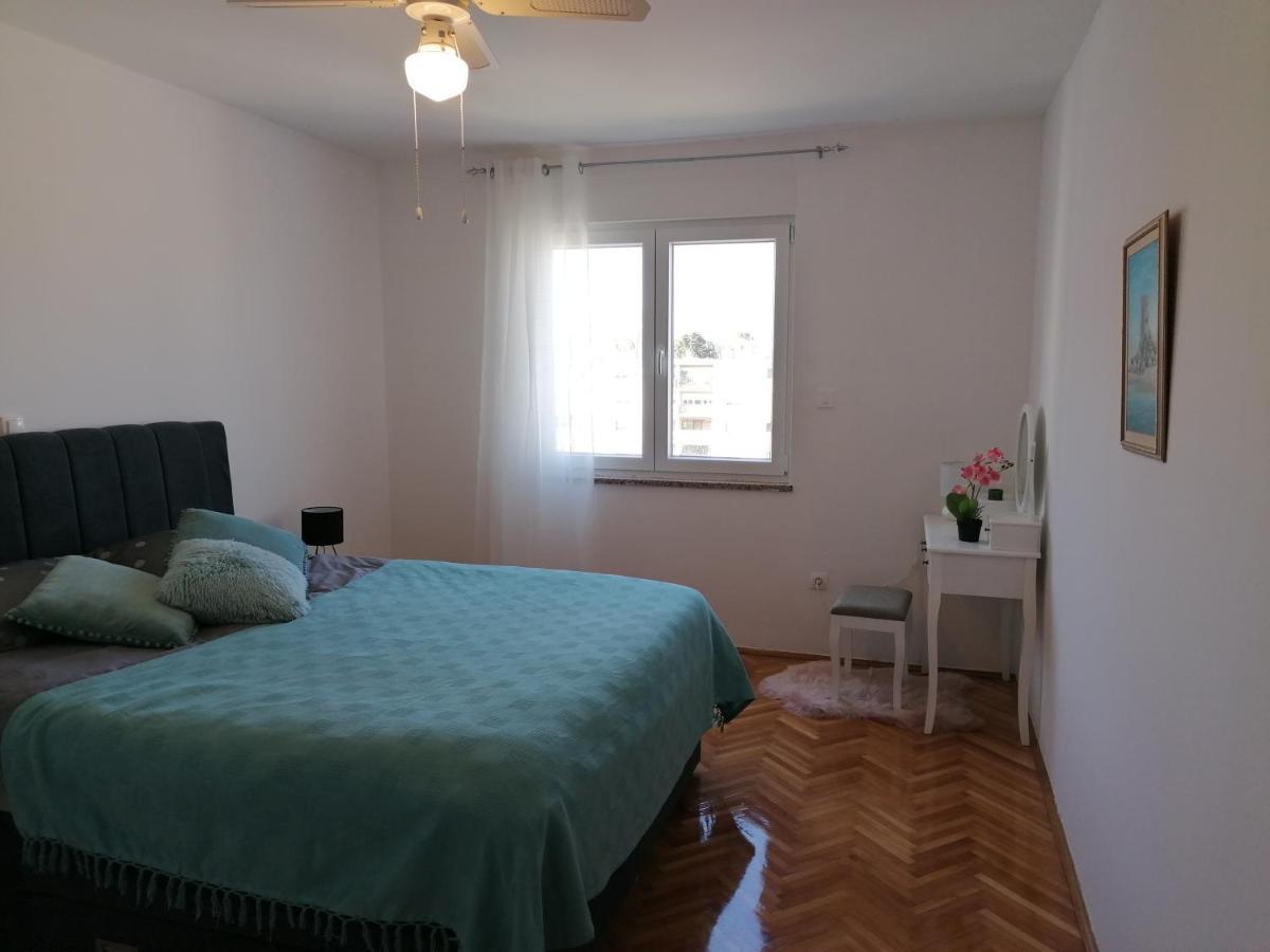 Sunny Spot Apartment พูลา ภายนอก รูปภาพ