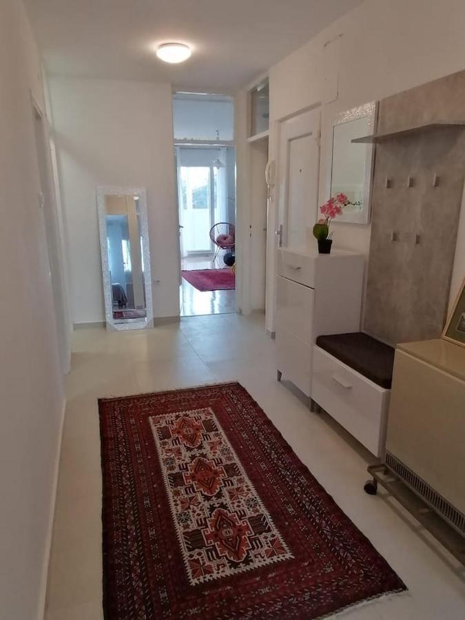 Sunny Spot Apartment พูลา ภายนอก รูปภาพ